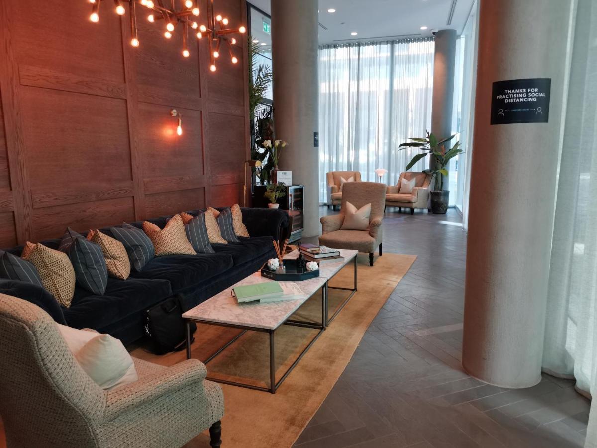 Charles Hope Canary Wharf South Quay London Exterior photo