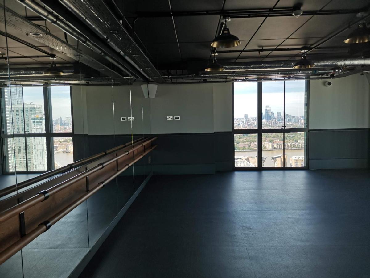 Charles Hope Canary Wharf South Quay London Exterior photo