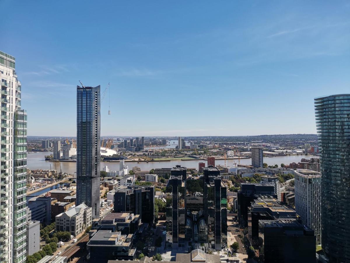 Charles Hope Canary Wharf South Quay London Exterior photo