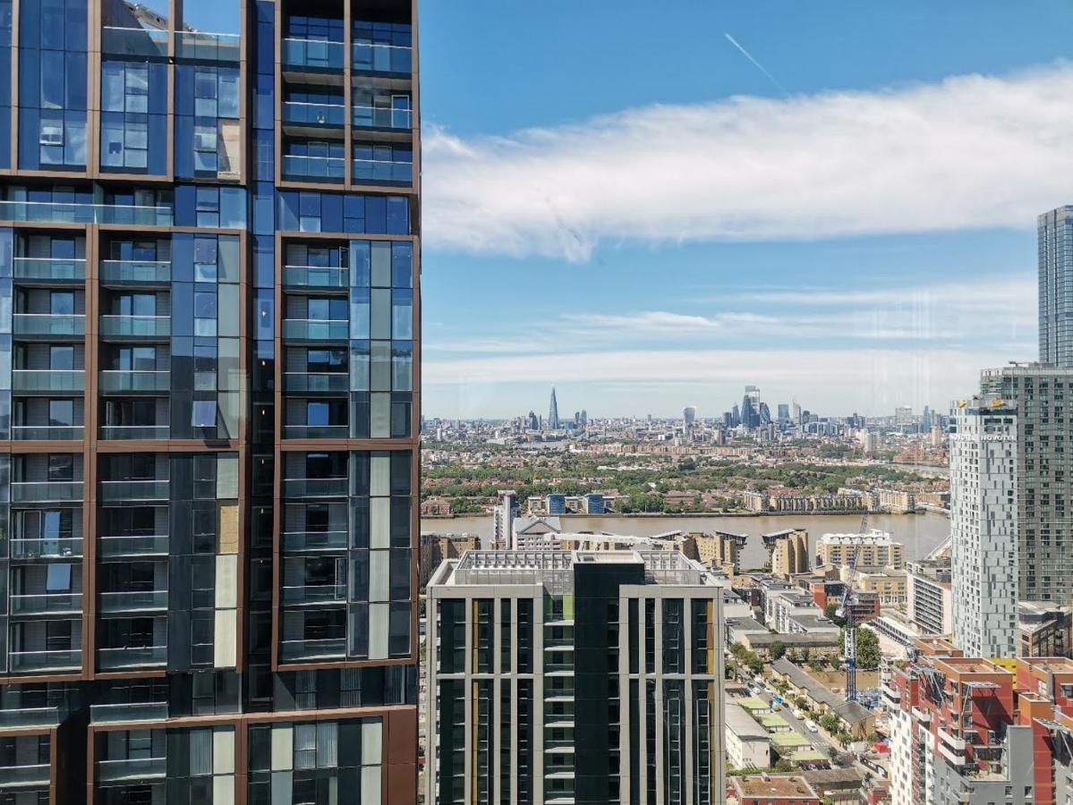 Charles Hope Canary Wharf South Quay London Exterior photo